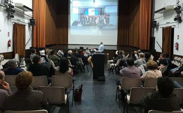 El Ayuntamiento de Malpartida se reúne con los empresarios adscritos al Plan de Emprendimiento 'En Malpartida' tras un año de la puesta en marcha del proyecto