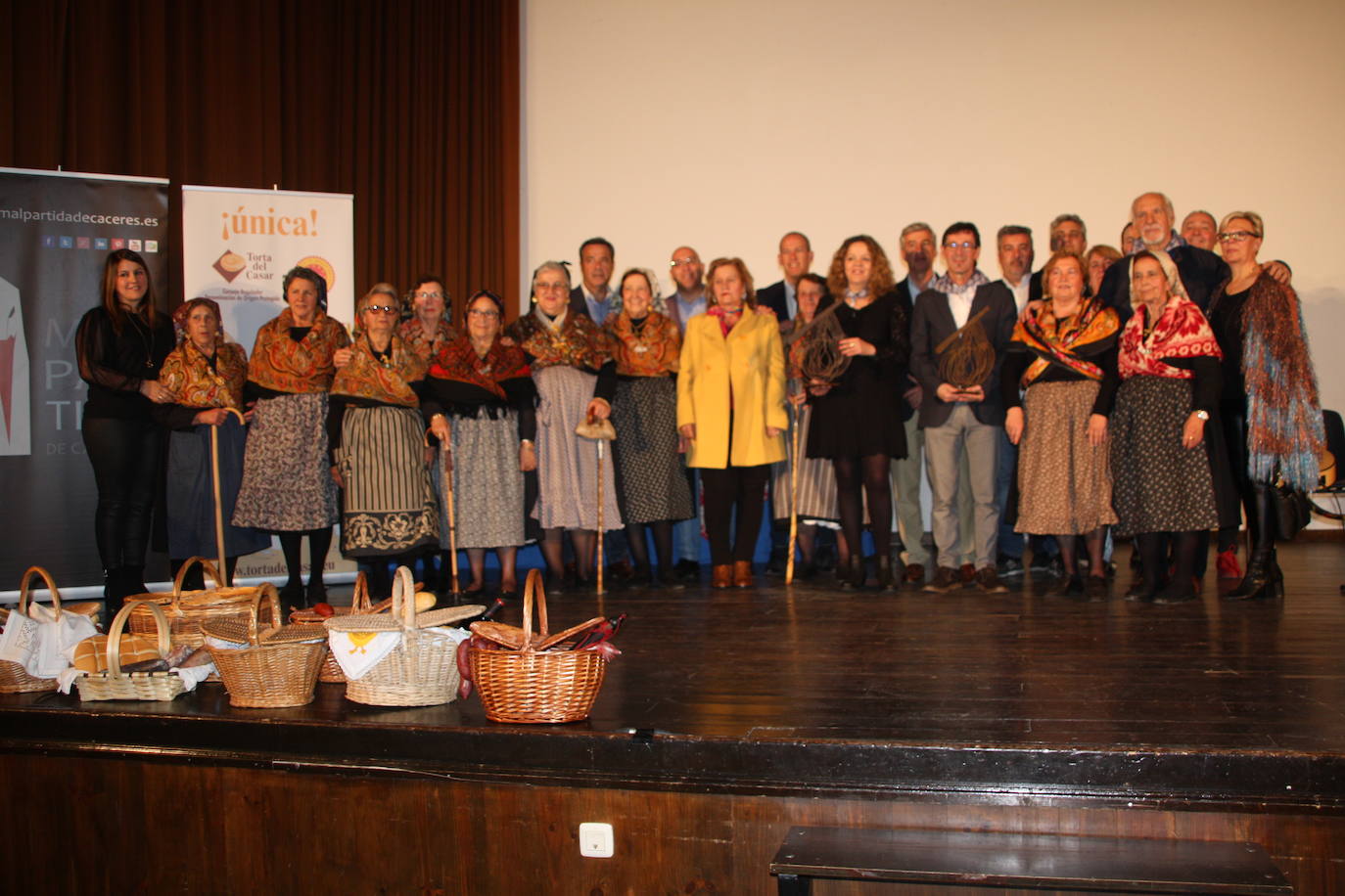 La IV Gala de la Patatera entrega al C.P. Los Arcos la 'Patatera Popular' y al cocinero Antonio Granero la 'Patatera de Honor'