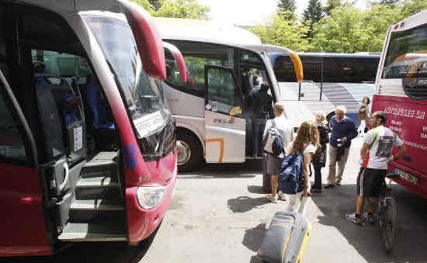 Los viajeros de 26 líneas de bus deberán reservar su asiento 24 horas antes