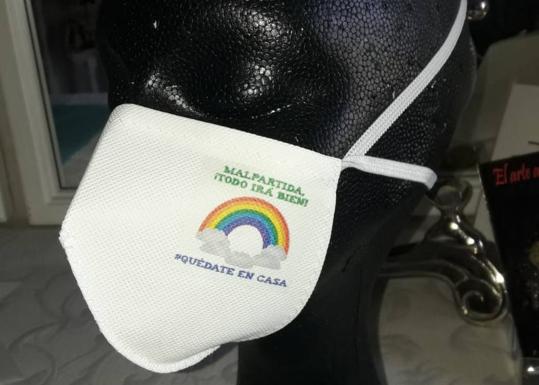 Malpartida de Cáceres fabrica mascarillas infantiles de cara a la próxima salida de los más pequeños a la calle