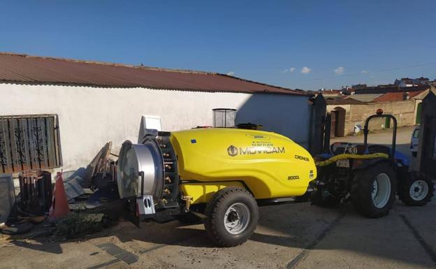 El Ayuntamiento de Malpartida de Cáceres adquiere una cuba con atomizador para desinfección y baldeo de calles
