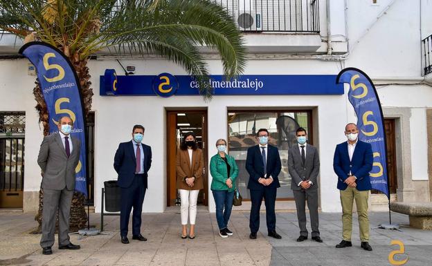 Cajalmendralejo inaugura una oficina en Malpartida de Cáceres