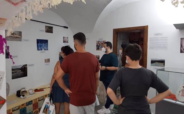Continúan las visitas guiadas a la exposición 'Ramón Gómez de la Serna: El arte de la greguería en imágenes'