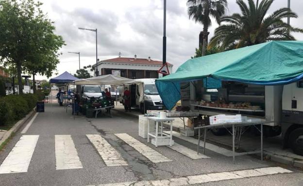 Reabre con todos los puestos el mercado de los martes