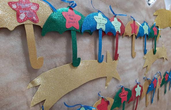 Los paraguas de deseos ya adornan las carrozas de los Reyes Magos