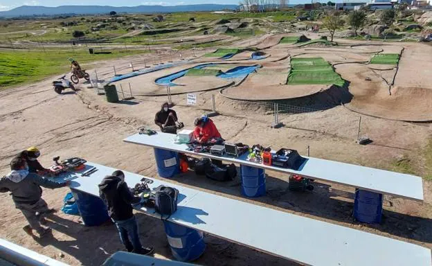 El Circuito de Motocross Las Arenas cuenta con una nueva pista de radiocontrol