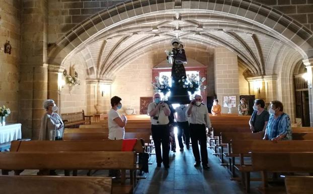 La salida de San Antonio de su ermita dio comienzo al programa de actos en su honor