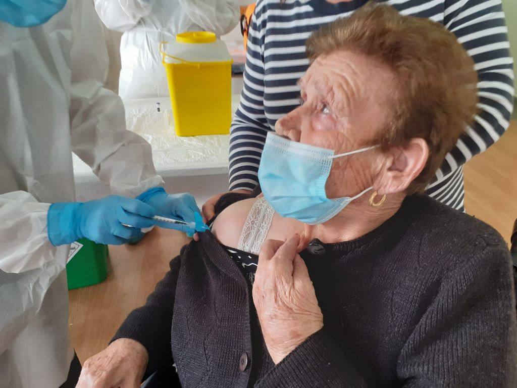 Comienza a inocularse la tercera dosis en Malpartida de Cáceres
