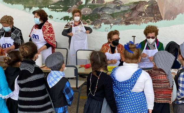 El Club La Paz volvió al colegio para celebrar con los alumnos la Patatera Didáctica