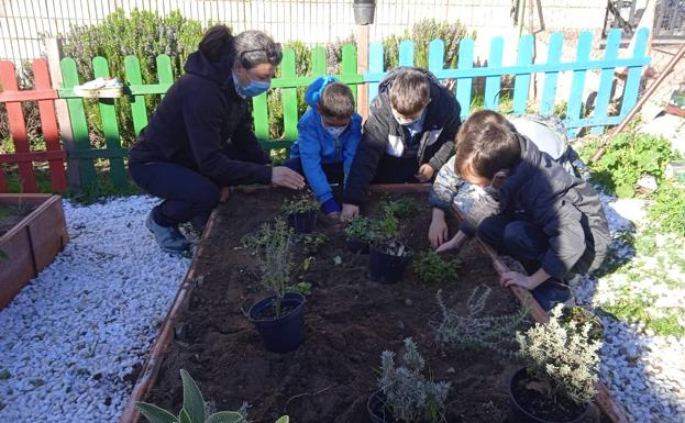 El Centro de Interpretación organiza talleres y actividades para celebrar la Semana de Extremadura en la Escuela con el CEIP Moctezuma