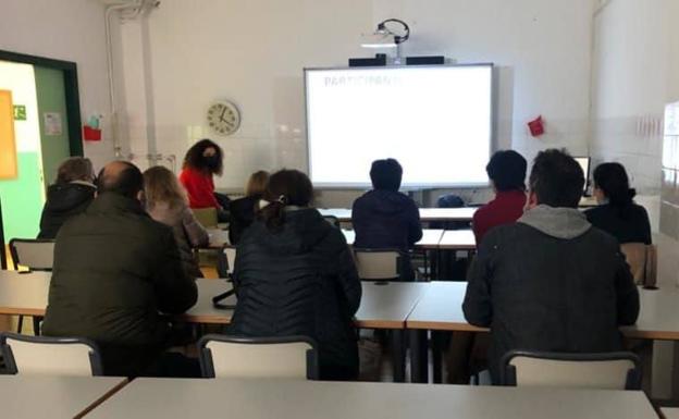 El CEIP Los Arcos acogió el taller para familias de la Mancomunidad Tajo-Salor