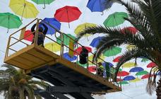 La Plaza Mayor de Malpartida de Cáceres vuelve a cubrirse de paraguas de colores