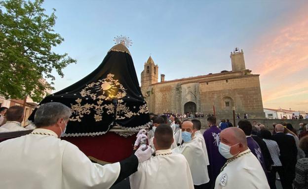 Malpartida de Cáceres sale a la calle para celebrar el Viernes Santo