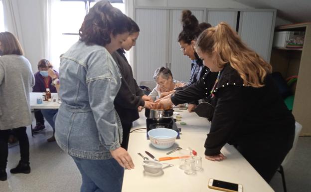 El Centro de Interpretación ha celebrado varios talleres durante la Semana de la Cigüeña