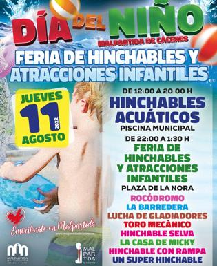 Feria de hinchables y atracciones infantiles durante el Día del Niño