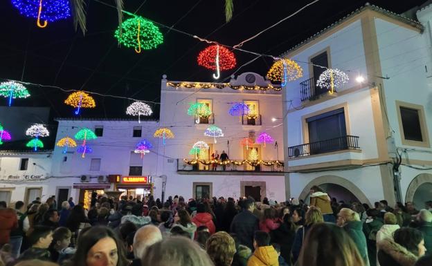 Papá Noel llegó a Malpartida de Cáceres acompañado de los Moteros Aventureros