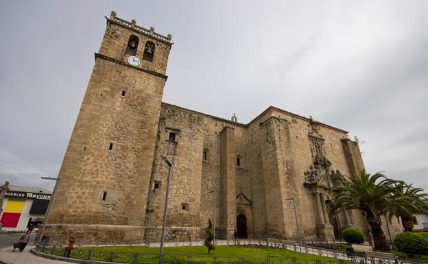 Se inician los trámites para declarar BIC las iglesias de Miajadas y Torre de Don Miguel