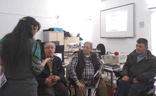Una aplicación informará a personas con movilidad reducida sobre lugares accesibles en Miajadas y Trujillo