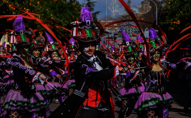 Los Colegas y Los Bailongos, premiados en el desfile de Badajoz