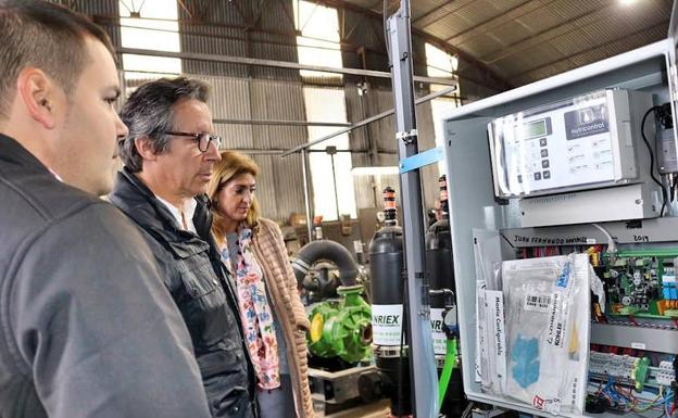 Carlos Floriano visita Miajadas para trasladar a los vecinos «la necesidad de cambio»
