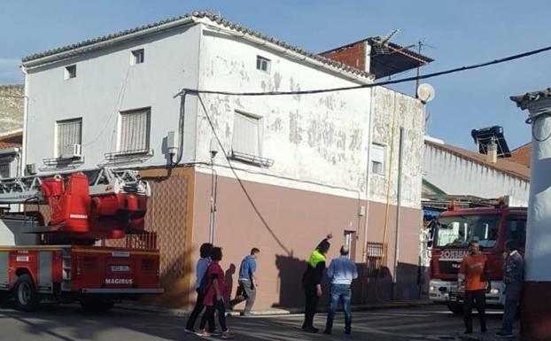 Los bomberos sofocan un incendio sin daños personales