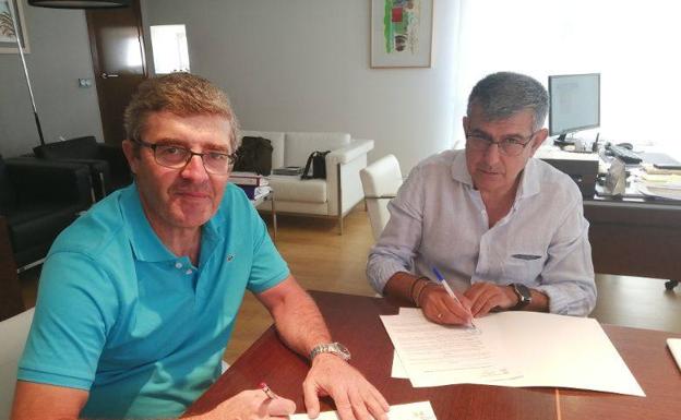 El Ayuntamiento continúa con su apuesta deportiva y firma un nuevo convenio con el Club Ciclista Miajadas