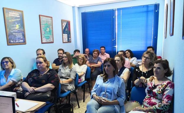 ACOMIC ofrece una jornada de coaching empresarial para ayudar al comercio local de Miajadas