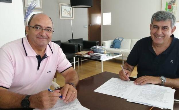 La Escuela de Fútbol de Miajadas y el Ayuntamiento sellan un nuevo acuerdo de colaboración