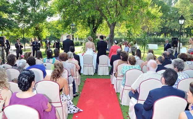 Miajadas, entre las localidades extremeñas con más bodas civiles