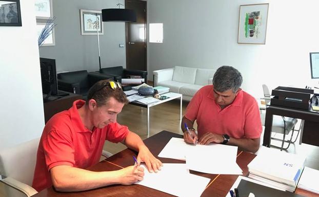 El CB Miajadas recibirá 4.800 euros tras renovar su convenio de colaboración con el Ayuntamiento