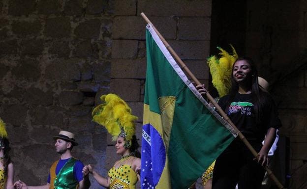 El folklore de Brasil y Rusia, presente en las fiestas con el Festival Pueblos del Mundo de Extremadura