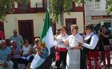 Miajadas se tiñe de verde, blanco y negro para festejar el Día de Extremadura