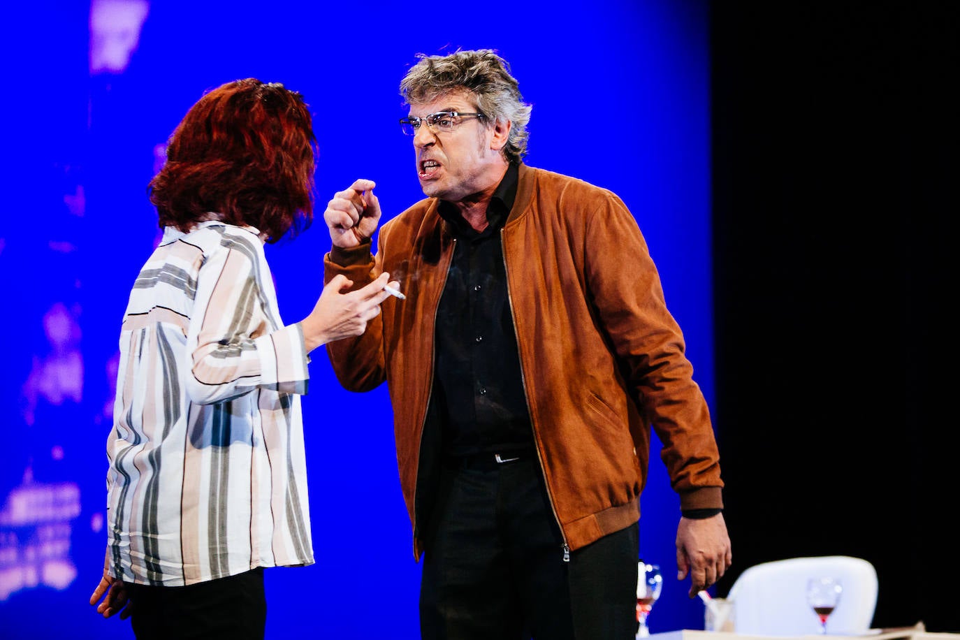 La obra teatral 'Humo' crea adicción en el público miajadeño