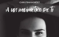 La miajadeña Christina Hortet presenta en su localidad su primer libro 'A un milímetro de ti'