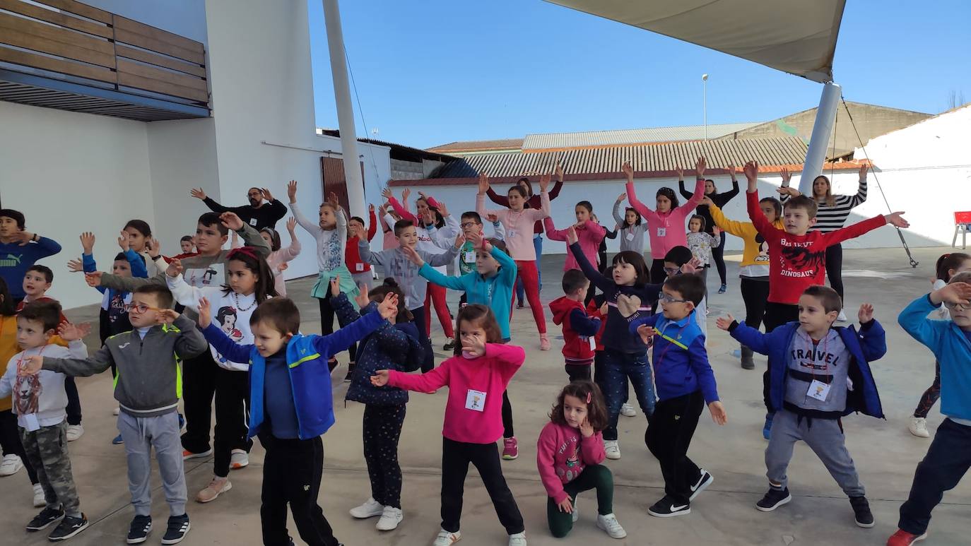 Los pequeños miajadeños despiden con tristeza el Campamento de Navidad