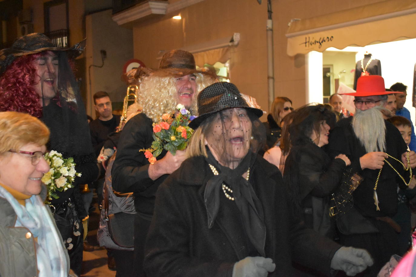 Miajadas despide a su sardina entre risas y lágrimas