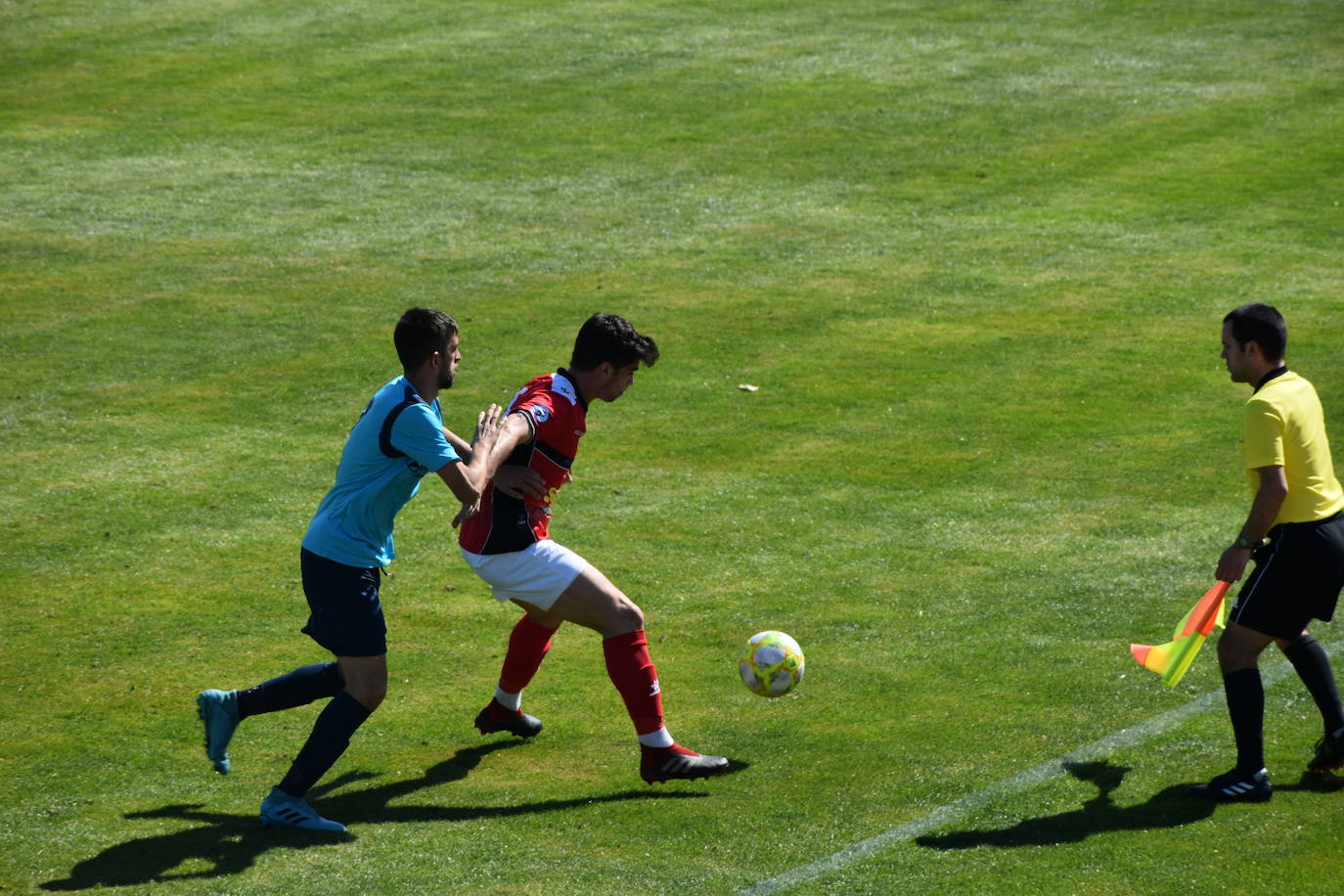 1-0 para un Miajadas que casi se deja ir los tres puntos ante el Valdivia