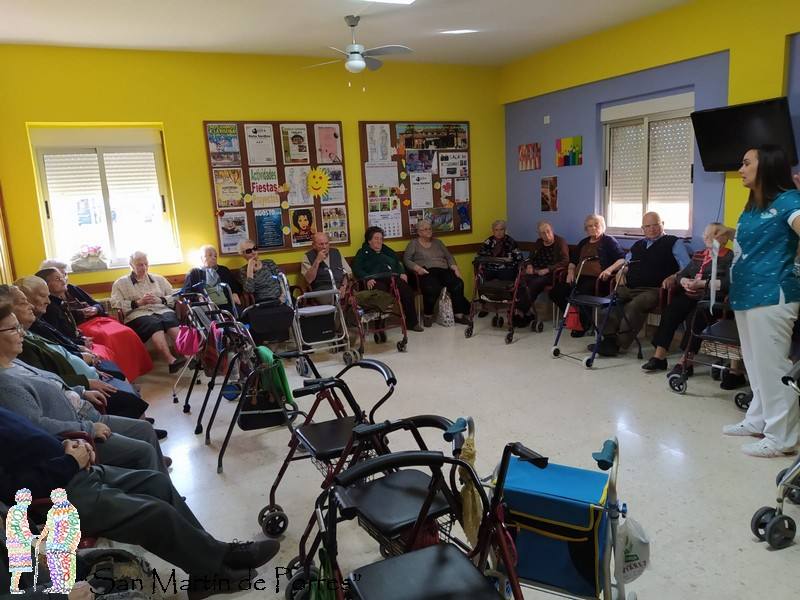 La residencia de mayores San Martín de Porres imparte una charla informativa sobre el COVID-19