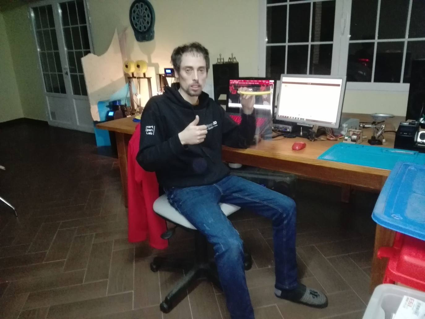 Miajadeños fabrican viseras de protección con impresoras 3D