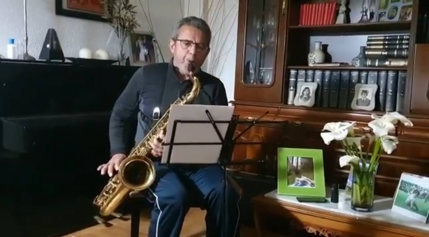 La Banda Municipal ameniza la cuarentena de sus vecinos con música