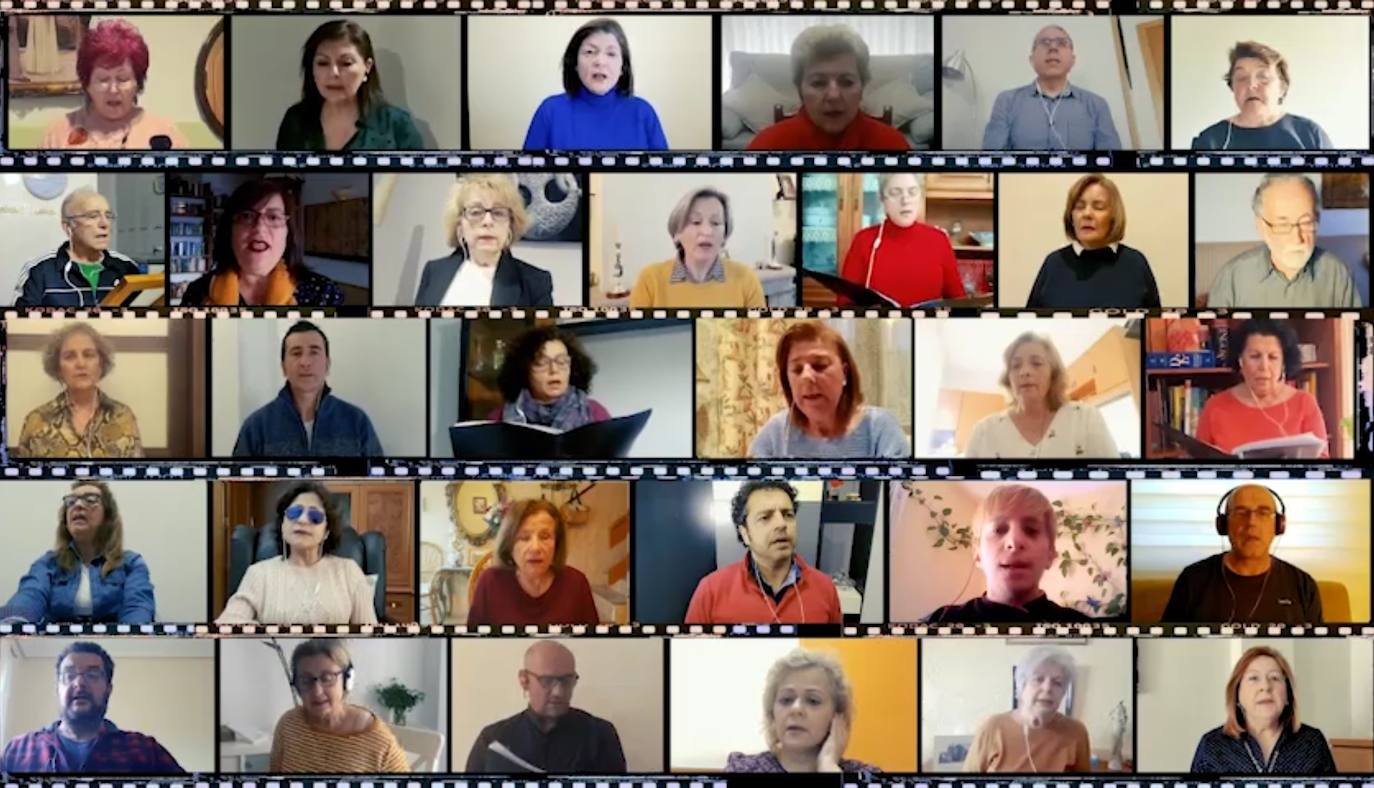 La Coral Municipal de Miajadas canta para sus vecinos