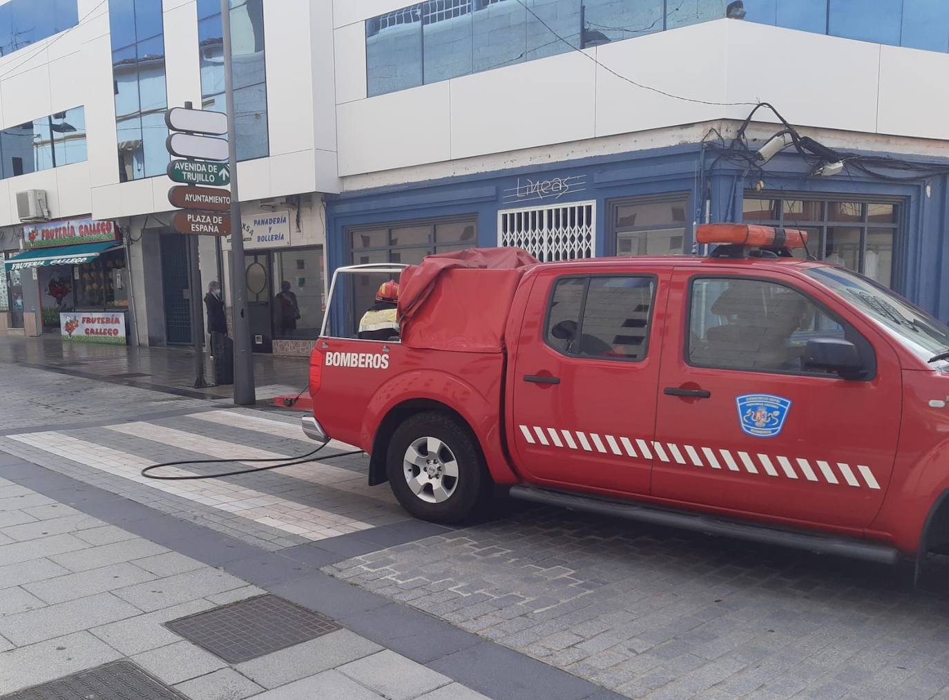 El SEPEI realizó ayer trabajos de desinfección en Miajadas