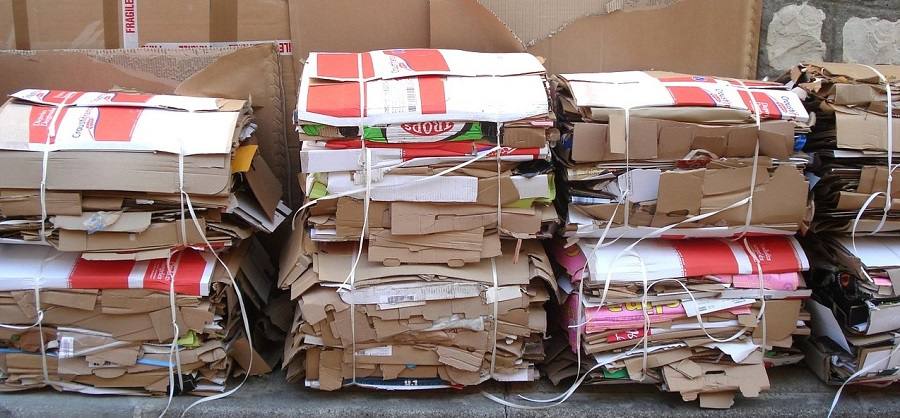 La recogida de cartón puerta a puerta se adelanta al jueves 30 de abril