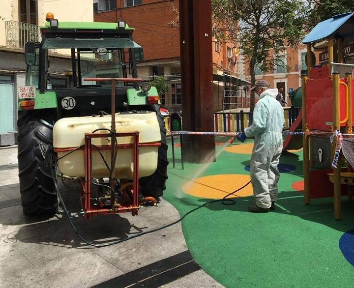 El personal del Ayuntamiento amplía el campo de desinfección