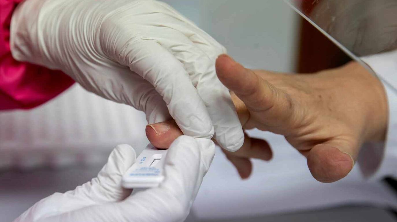 ACOMIC establece un acuerdo con Clínica Cassillas para la realización de test rápidos