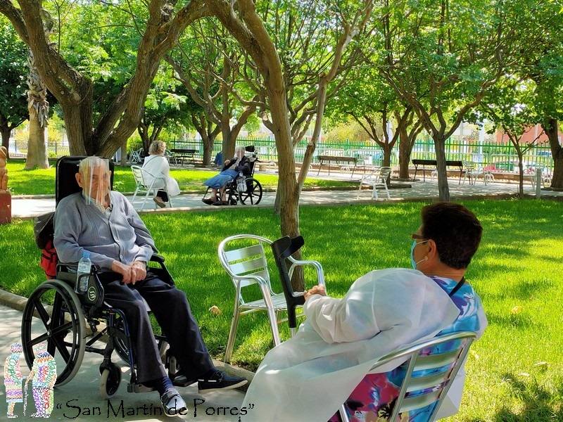 Los mayores de San Martín de Porres vuelven a ver en persona a sus familiares