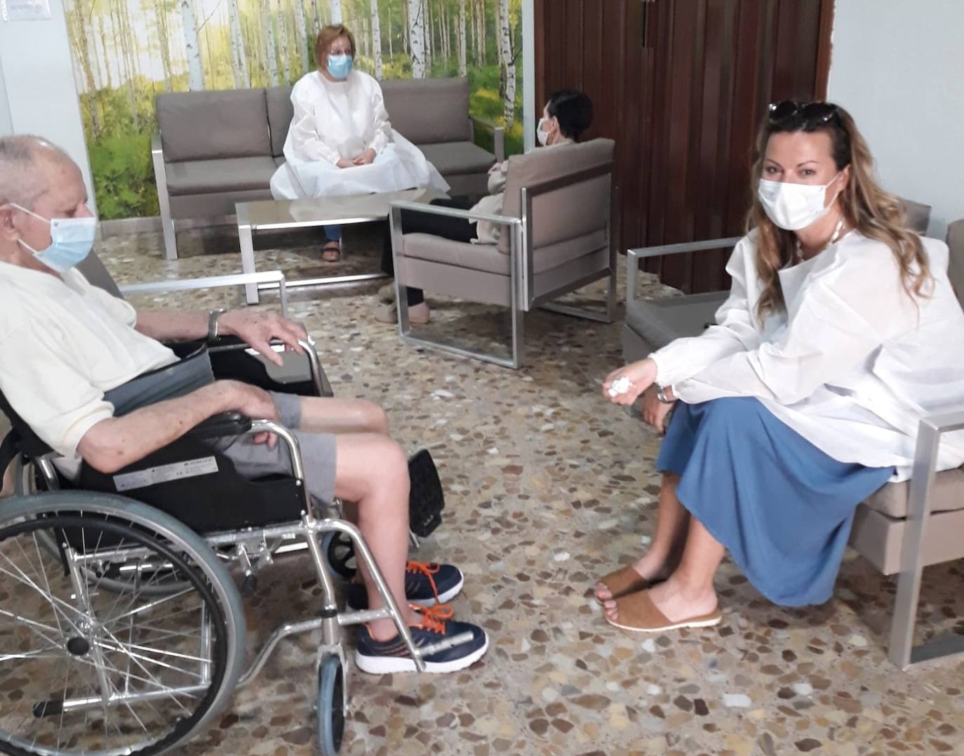 Los residentes de Novoger reciben sus primeras visitas