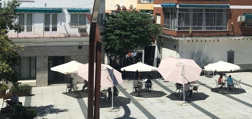 Los miajadeños llenan las terrazas para ayudar a los bares de su localidad