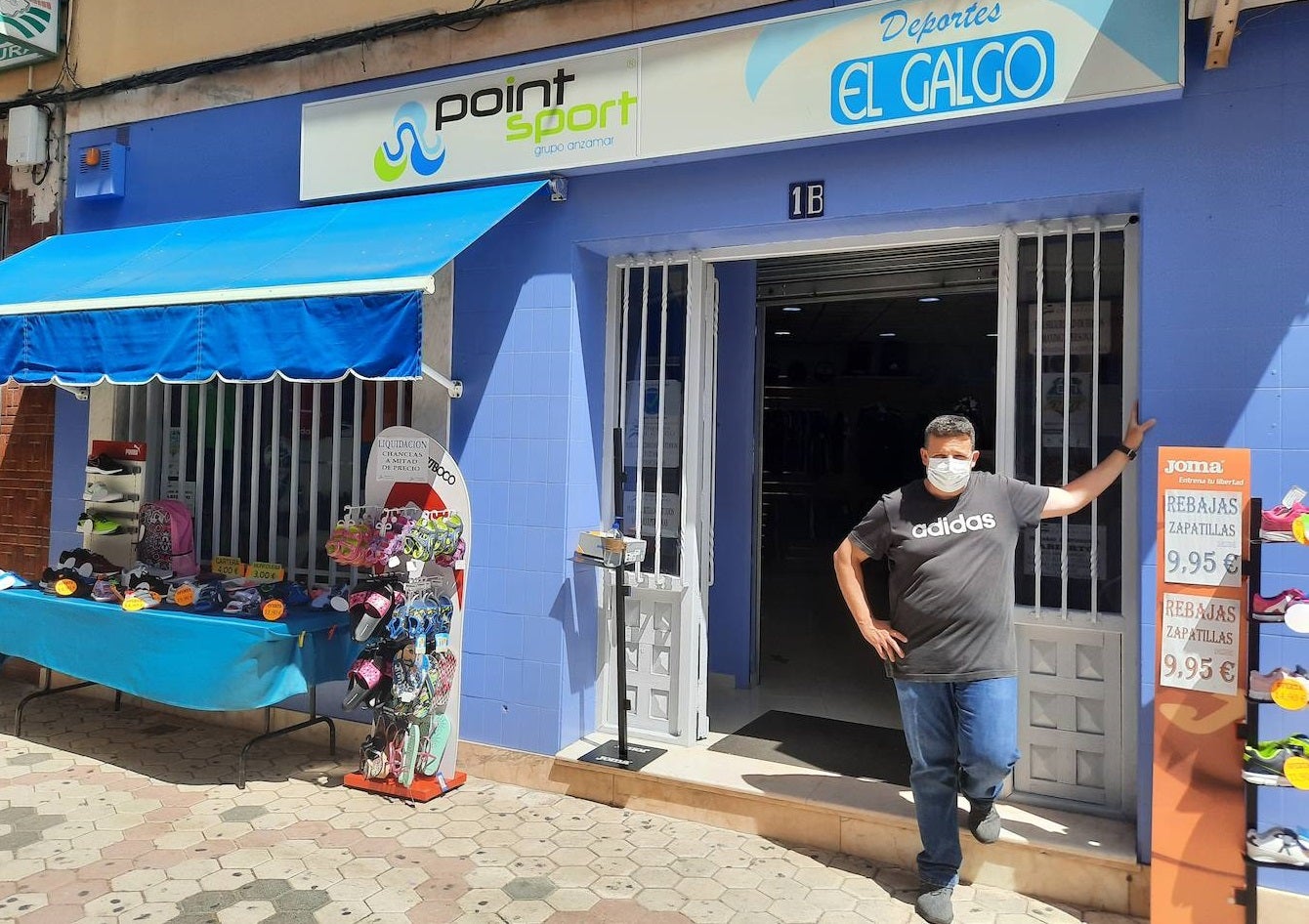 Miajadas sigue ofreciendo los mejores precios del comercio local en sus 'puestos de verano'