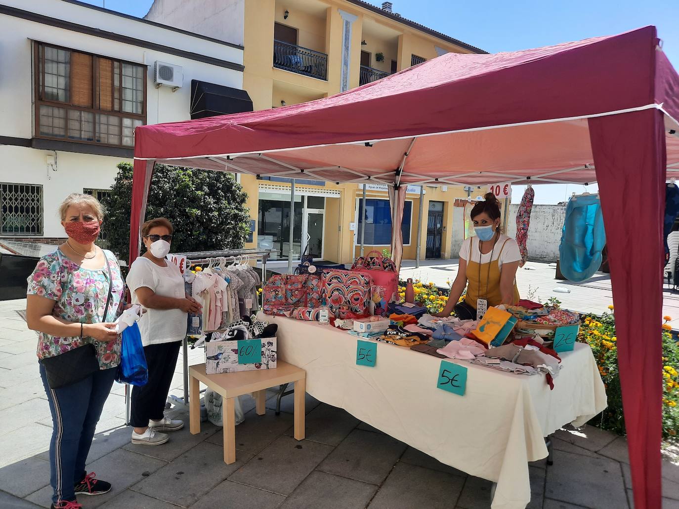 'Tu comercio de puerta en puerta', un éxito a pesar de las altas temperaturas
